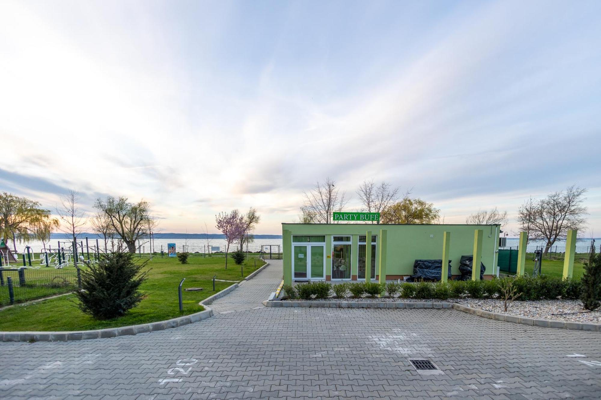 Marine Apartman Siófok Exterior foto